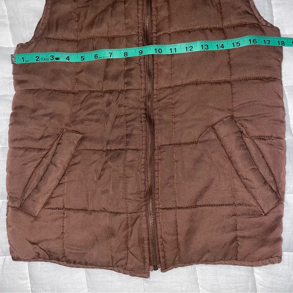 Thread & Supply Kensington Vest - Picture 10 of 12